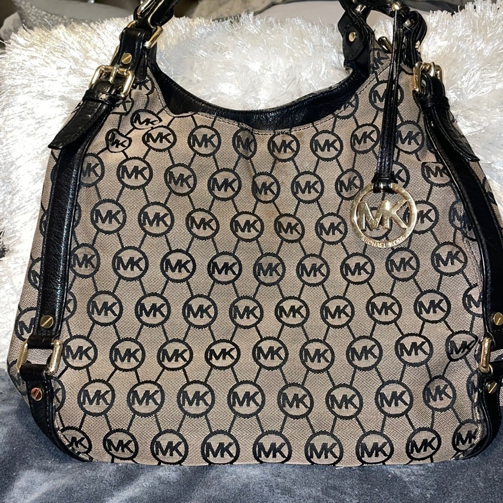 Authentic Michael Kors hand bag